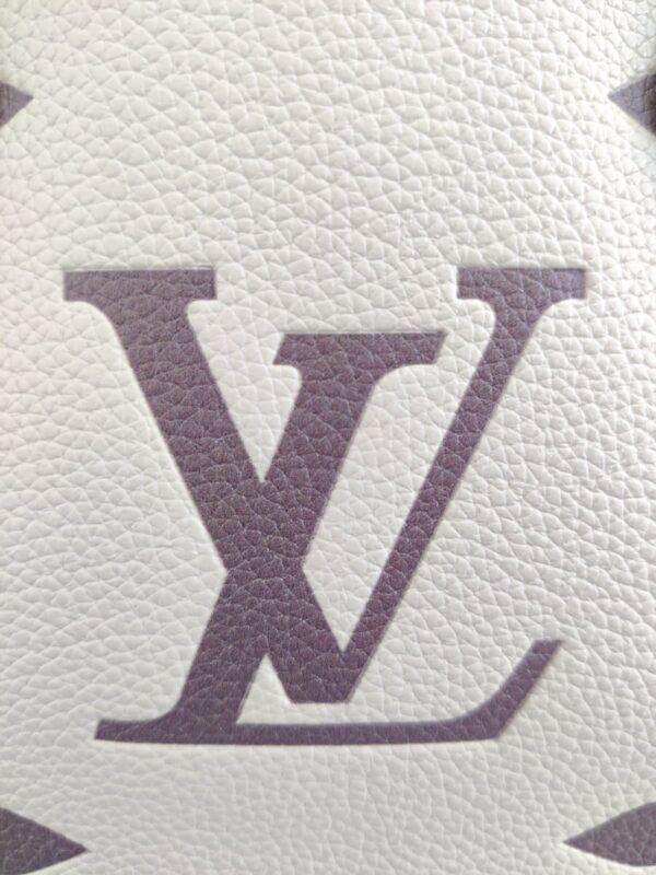 Louis Vuitton 💫 - Empreinte Monogram Giant On The Go PM (Coded) " - Image 5