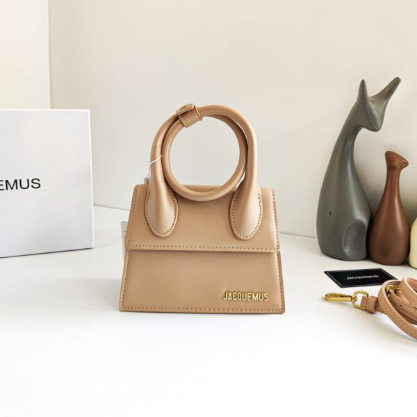 Jacquemus 💫 - Le Chiquito