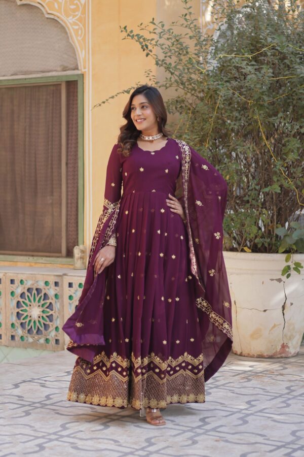 DESIGNER READYMADE GOWN FOR WOMEN - Image 9