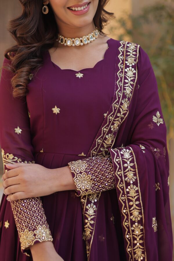 DESIGNER READYMADE GOWN FOR WOMEN - Image 5