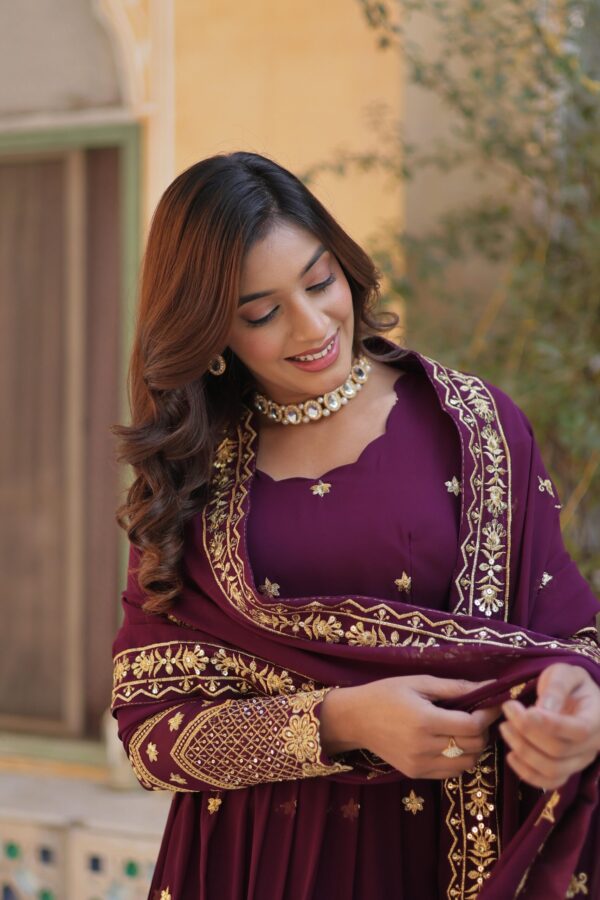 DESIGNER READYMADE GOWN FOR WOMEN - Image 8