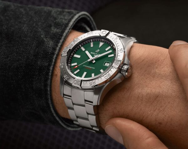 BREITLING AVENGER Watch