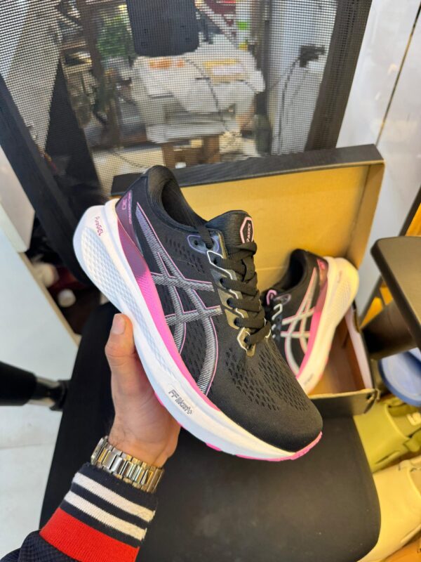 ASICS GEL KAYANO 30 FOR GIRLS. - Image 2