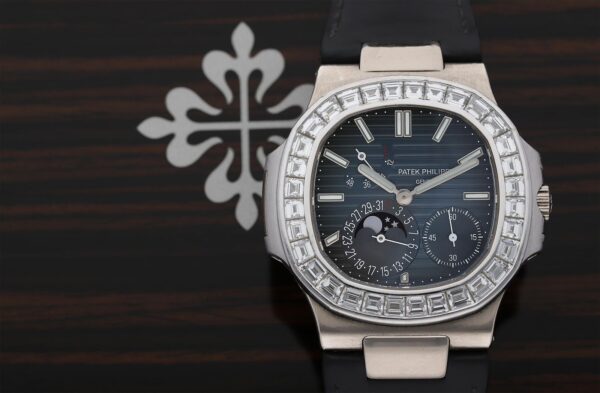 Patek Philippe Nautilus 5724G-001 Diamond Edition