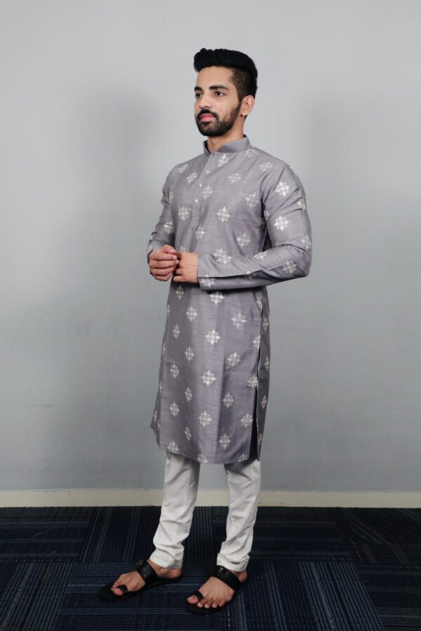TRADITIONAL MEN'S KURTA WITH PAJAMA. - Image 6