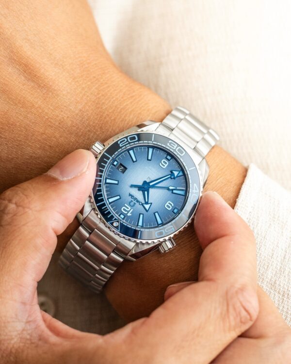 Omega Seamaster Planet Ocean Summer Blue Watch - Image 3