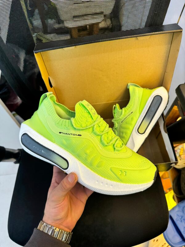UNDERARMOUR HOVR PHANTOM Shoes - Image 2