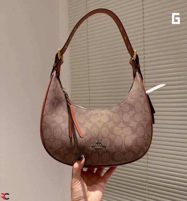 COACH KLEO HOBO BAG - Image 4