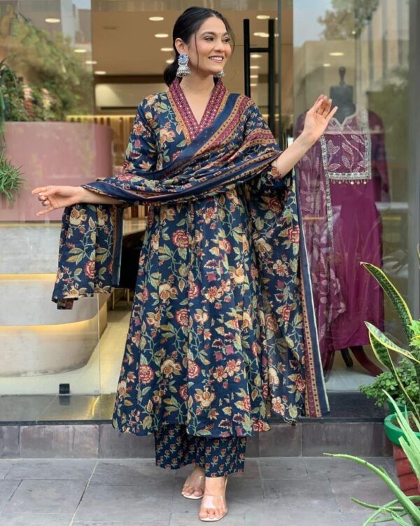 Cotton kurta and Pant with dupatta - Image 6