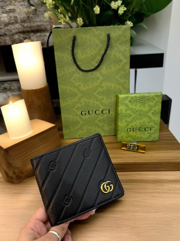 GUCCI BI- FOLD WALLET - Image 2