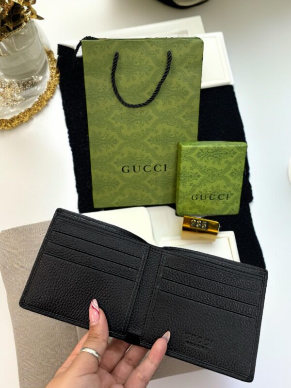 GUCCI BI- FOLD WALLET - Image 4