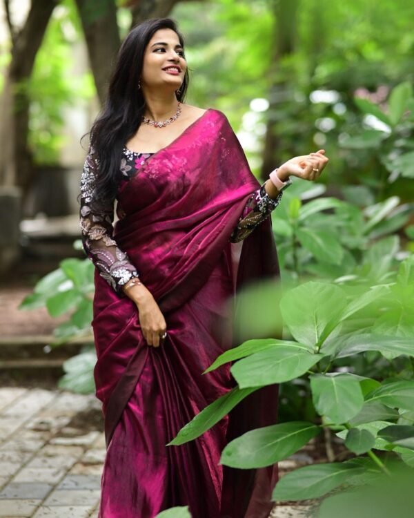 Party Wear Fluid Tissue Silk Saree - Image 7