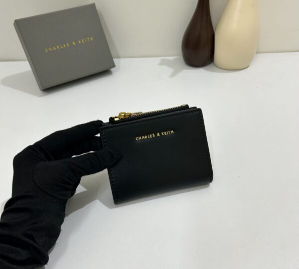 Charles & Keith - Apolline Textured Top-Zip Wallet  - Image 4