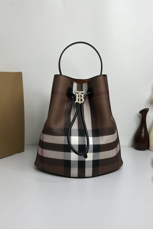 Burberry – TB Bucket Bag 