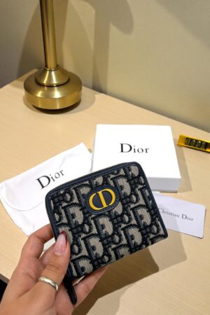 Dior Montaigne Voyageur Wallet