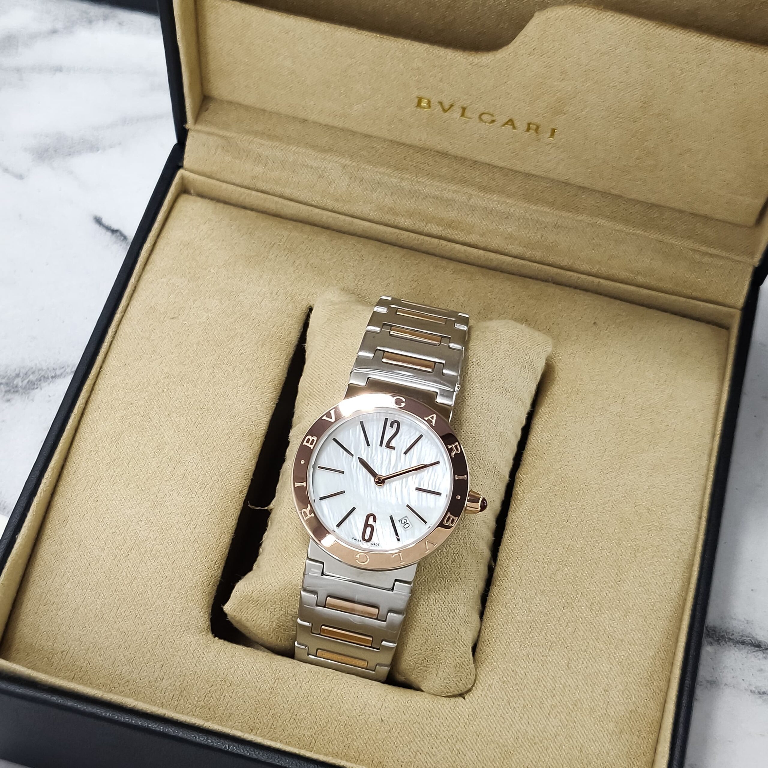 BVLGARI Foremblematic circular signature